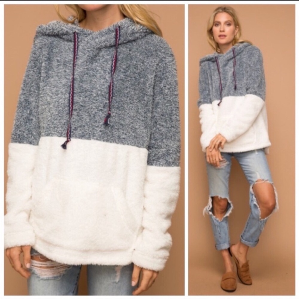 Hoodie⛄️⛄️ - Picture 2 of 4